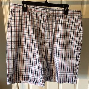 MEN'S PLAID IZOD SHORTS.  SIZE 36